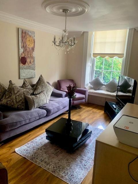Central Spacious City Apartment Дарем Экстерьер фото